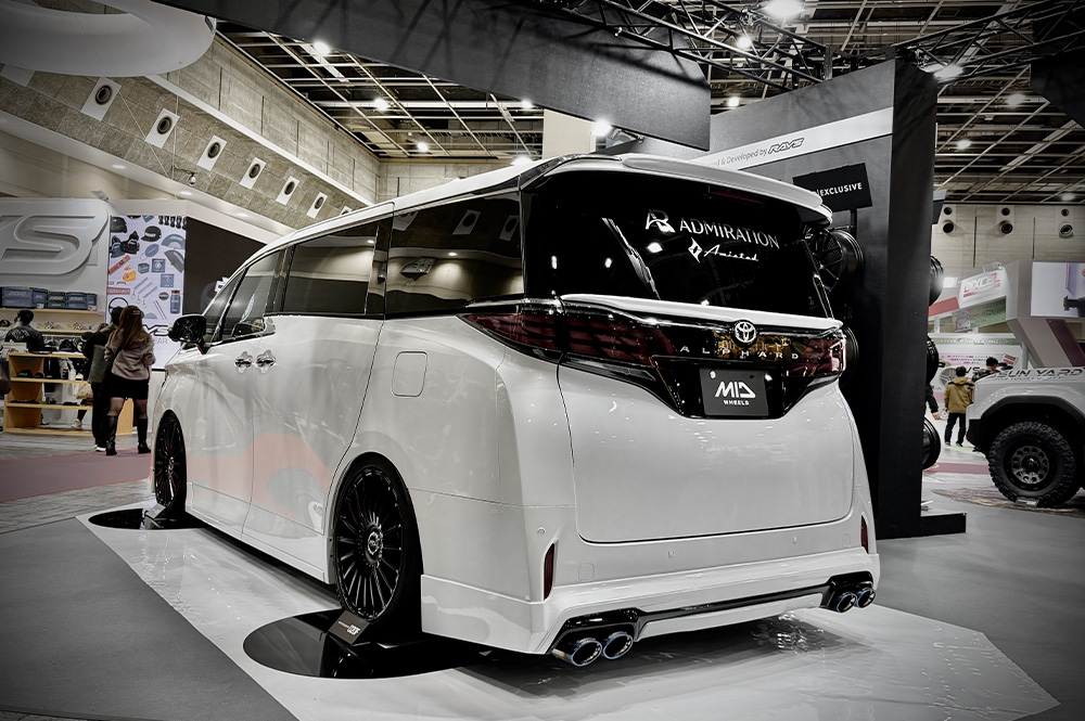 大阪オートメッセ2026 MID WHEELS アルファード