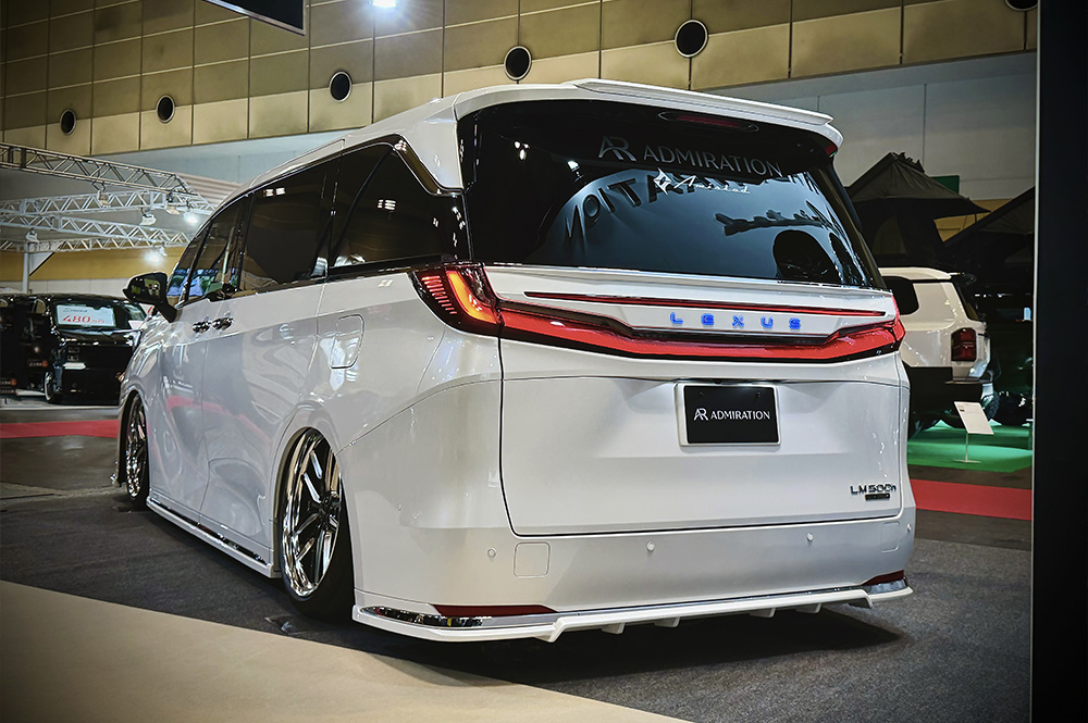 大阪オートメッセ2026 クール＆アドミレイションブース LEXUS LM