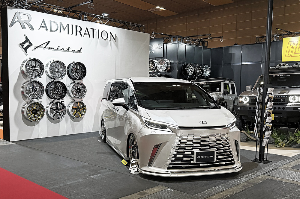 大阪オートメッセ2026 クール＆アドミレイションブース LEXUS LM