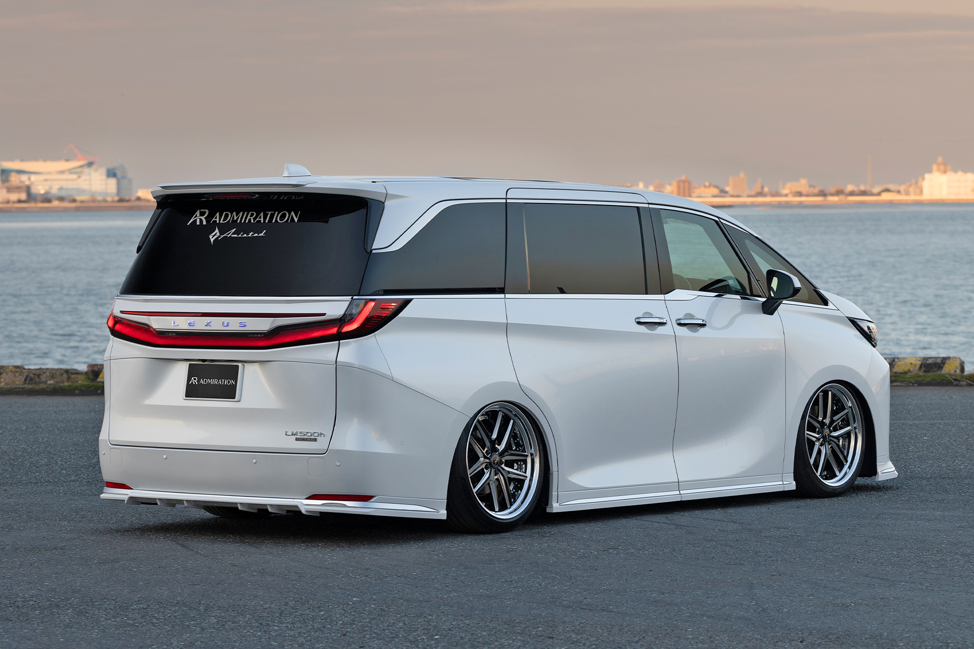 lLEXUS LM エアロパーツ カスタム