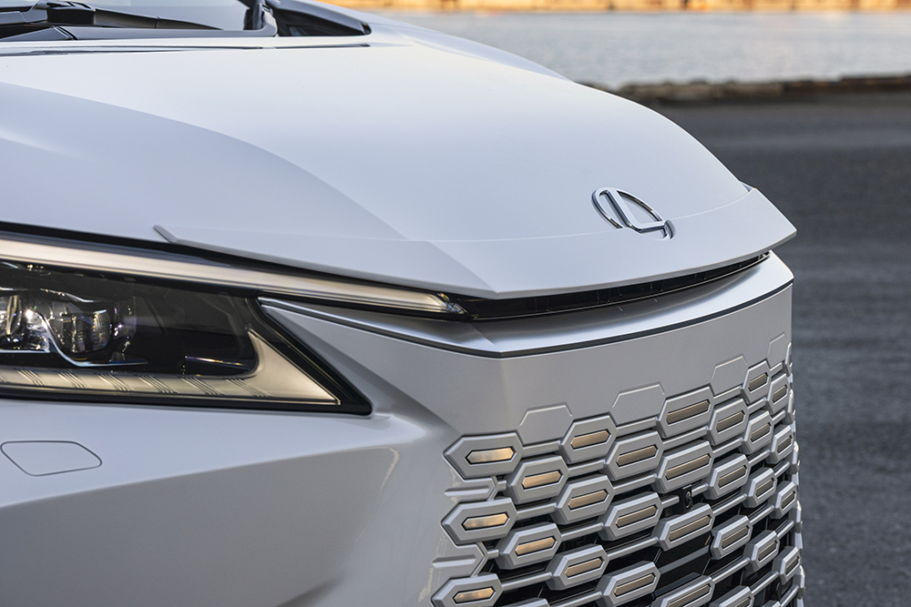 lLEXUS LM エアロパーツ カスタム