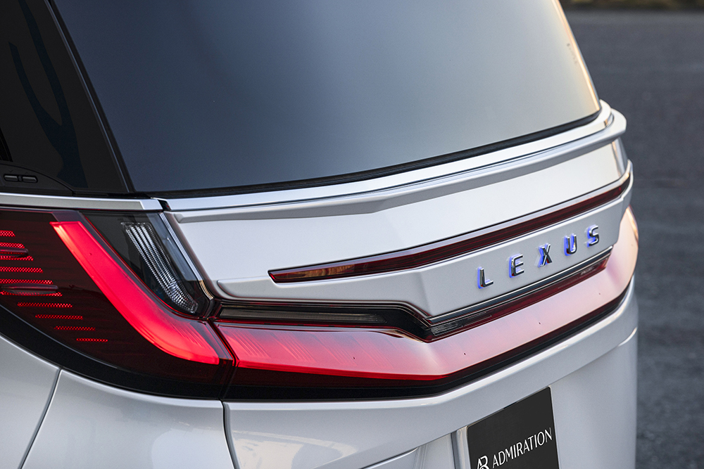 lLEXUS LM エアロパーツ カスタム